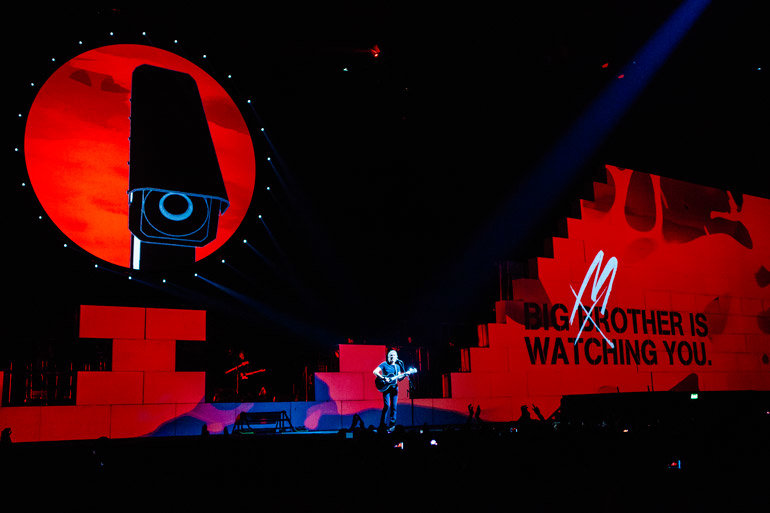 roger water thw wall pink floyd факел кино музыка комсомольск на амуре флюгер